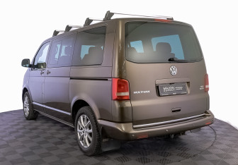 Подержанный автомобиль Volkswagen Multivan 2012 года (7 фото)