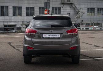Подержанный автомобиль Hyundai ix35 2013 года (6 фото)