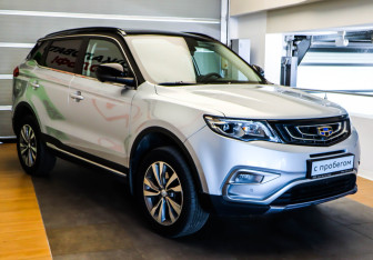 Подержанный автомобиль Geely Atlas 2021 года (3 фото)