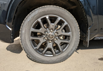 Подержанный автомобиль Toyota Sequoia 2023 года (19 фото)