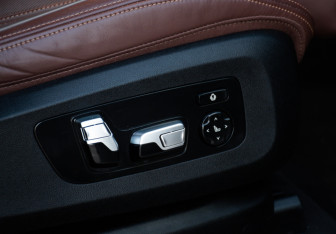 Подержанный автомобиль BMW X6 2020 года (16 фото)