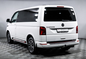 Подержанный автомобиль Volkswagen Transporter Minivan 2021 года (7 фото)