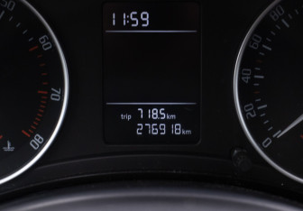 Подержанный автомобиль Skoda Octavia Liftback 2011 года (12 фото)