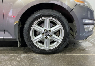 Подержанный автомобиль Ford Mondeo Sedan 2011 года (21 фото)