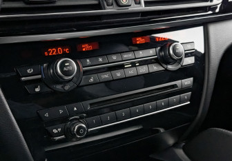 Подержанный автомобиль BMW X6 M 2016 года (27 фото)