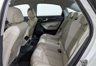 Подержанный автомобиль Audi A6 Sedan 2020 года (11 фото)