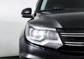 Подержанный автомобиль Volkswagen Tiguan 2013 года (22 фото)