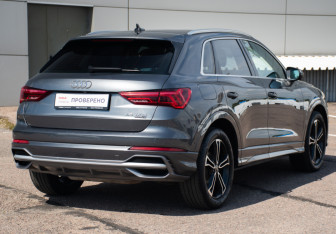 Подержанный автомобиль Audi Q3 2021 года (6 фото)