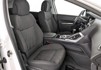 Подержанный автомобиль Peugeot 3008 2013 года (24 фото)