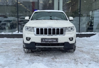Подержанный автомобиль Jeep Grand Cherokee 2012 года (2 фото)