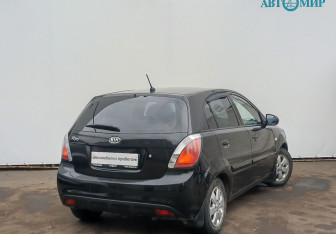 Подержанный автомобиль Kia Rio Hatchback 2011 года (5 фото)