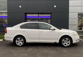 Подержанный автомобиль Skoda Octavia Wagon 2011 года (5 фото)