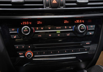 Подержанный автомобиль BMW X6 2017 года (20 фото)