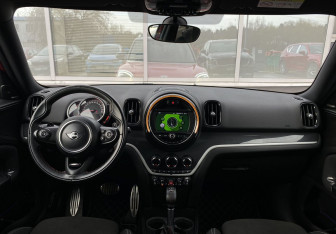 Подержанный автомобиль MINI Countryman 2019 года (12 фото)