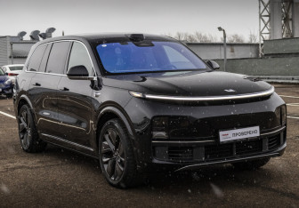 Подержанный автомобиль LiXiang L9 2023 года (3 фото)