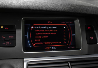 Подержанный автомобиль Audi Q7 2007 года (17 фото)