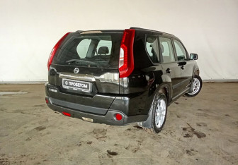 Подержанный автомобиль Nissan X-Trail 2012 года (5 фото)