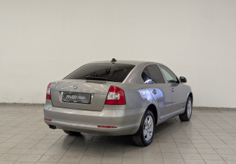 Подержанный автомобиль Skoda Octavia Wagon 2012 года (5 фото)