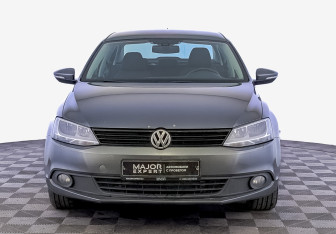 Подержанный автомобиль Volkswagen Jetta Sedan 2012 года (2 фото)
