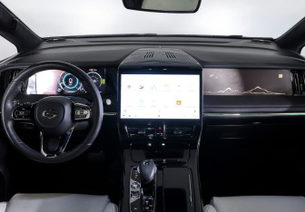 Подержанный автомобиль GAC M8 2023 года (16 фото)