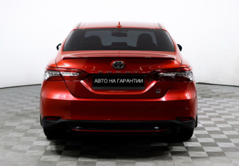 Подержанный автомобиль Toyota Camry Sedan 2021 года (6 фото)
