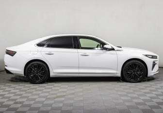 Подержанный автомобиль Geely Preface 2024 года (4 фото)