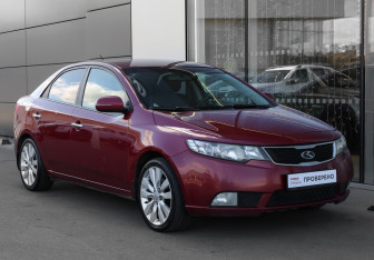 Подержанный автомобиль Kia Cerato Sedan 2011 года (6 фото)