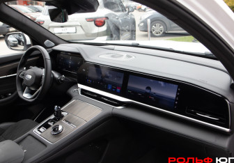 Подержанный автомобиль Geely Monjaro 2025 года (7 фото)