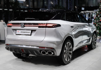 Подержанный автомобиль Changan UNI-K 2023 года (4 фото)