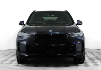 Подержанный автомобиль BMW X5 2023 года (2 фото)