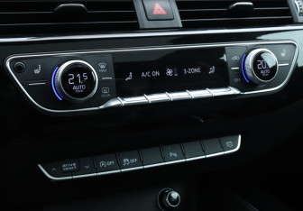 Подержанный автомобиль Audi A5 Coupe 2017 года (19 фото)