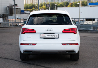 Подержанный автомобиль Audi Q5 2019 года (6 фото)