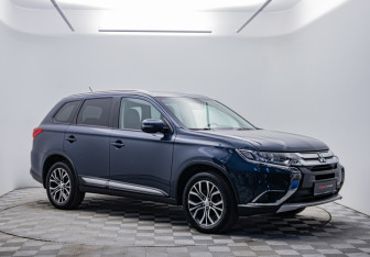 Подержанный автомобиль Mitsubishi Outlander 2016 года (3 фото)