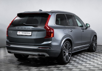 Подержанный автомобиль Volvo XC90 2019 года (5 фото)