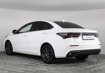 Подержанный автомобиль Omoda S5 2024 года (7 фото)