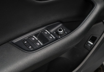Подержанный автомобиль Audi Q7 2016 года (17 фото)