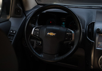 Подержанный автомобиль Chevrolet TrailBlazer 2013 года (12 фото)