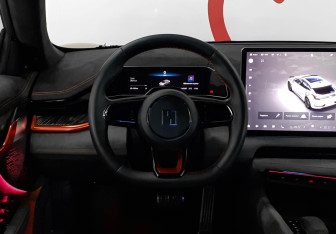 Подержанный автомобиль Zeekr 001 2023 года (11 фото)