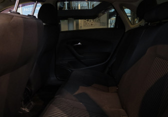 Подержанный автомобиль Volkswagen Polo Sedan 2013 года (8 фото)