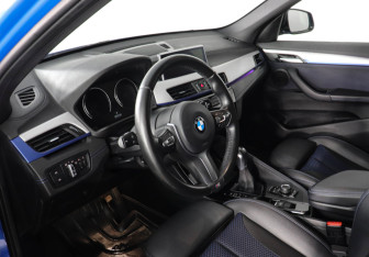 Подержанный автомобиль BMW X1 2020 года (12 фото)