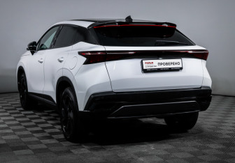 Подержанный автомобиль Omoda C5 2023 года (7 фото)