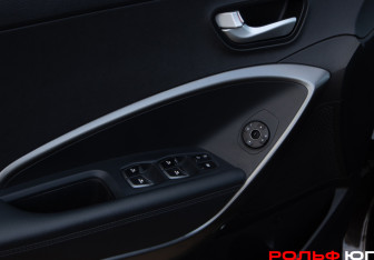 Подержанный автомобиль Hyundai Santa Fe 2015 года (13 фото)