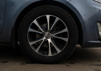 Подержанный автомобиль Kia Rio Sedan 2014 года (16 фото)