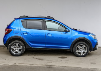 Подержанный автомобиль Renault Sandero 2021 года (4 фото)