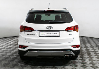 Подержанный автомобиль Hyundai Santa Fe 2015 года (6 фото)