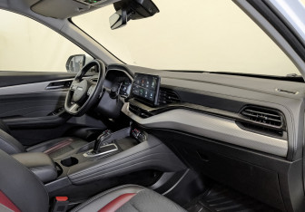Подержанный автомобиль Haval F7 2023 года (11 фото)