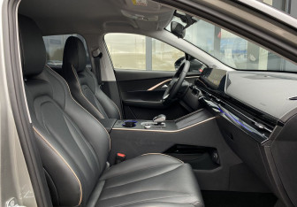 Подержанный автомобиль Omoda C5 2023 года (26 фото)
