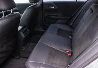 Подержанный автомобиль Honda Accord Sedan 2013 года (11 фото)