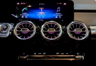 Подержанный автомобиль Mercedes-Benz GLB 2020 года (15 фото)