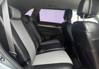 Подержанный автомобиль Kia Sorento 2013 года (11 фото)